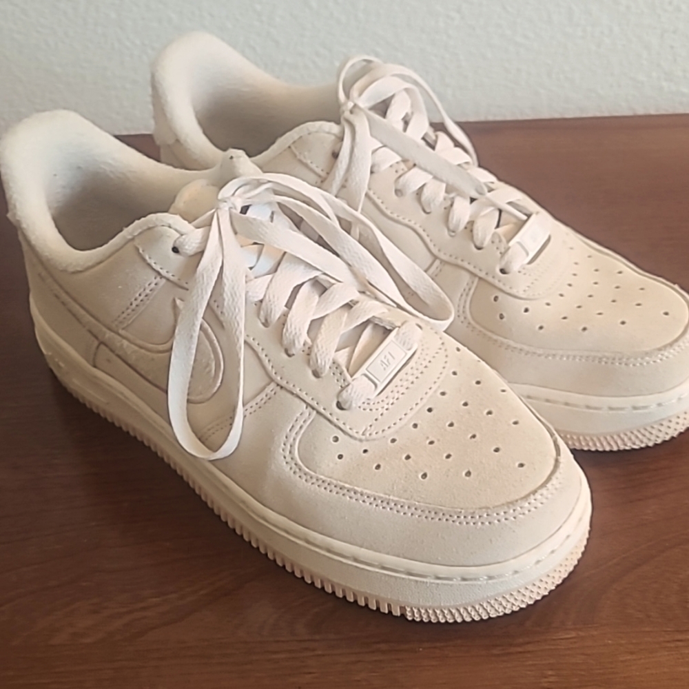 Nike Women's Air Force 1 '07 SE 'Sand Drift' (DQ7583-001) WOMEN Size 8